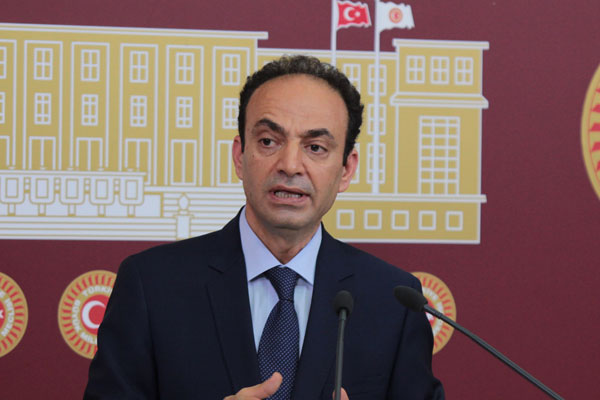 Kürtçe duası tutanaklara 'x' diye geçirildi