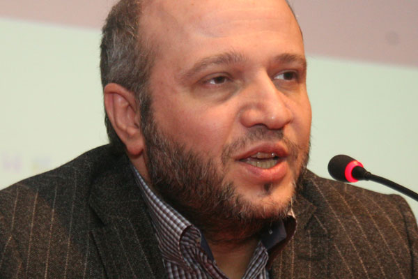 Salih Tuna: Bir değişik köşe yazarı