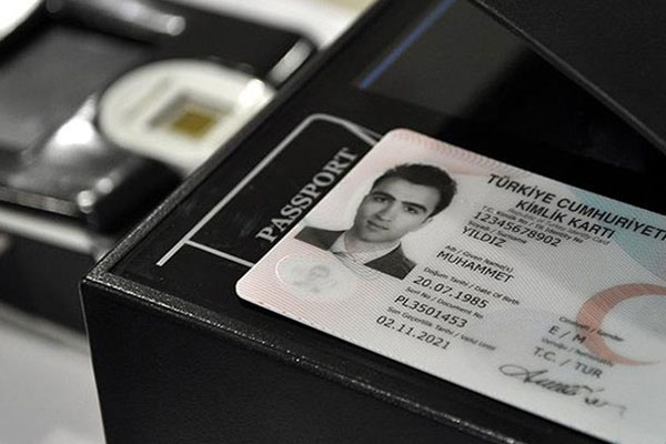 Yeni kimlikler geliyor