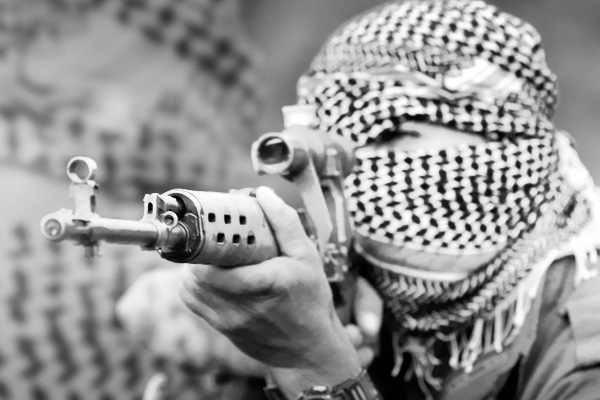 PKK'lılar öğretmeni başından vurdu