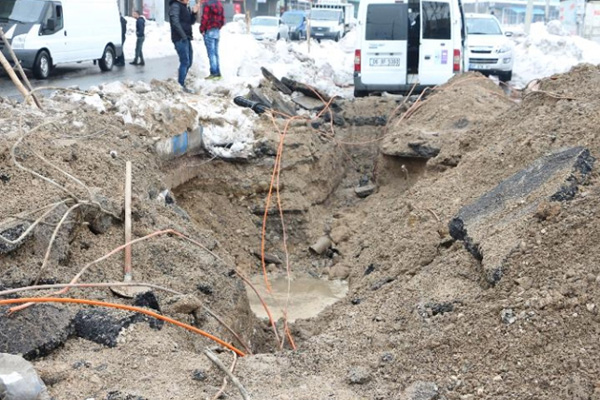 Şırnak’ta zırhlı araca saldırı