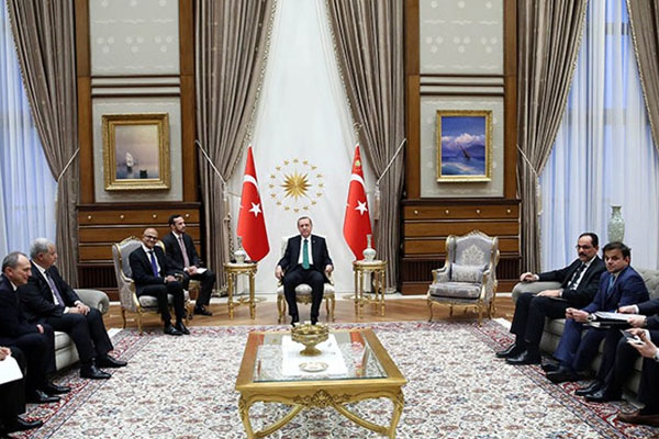 Sarayda teknolojik buluşma