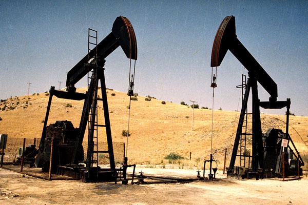 IŞİD'in petrol gelirleri düştü