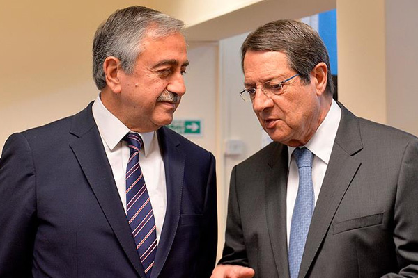 Akıncı ile Anastasiadis bir araya geldi