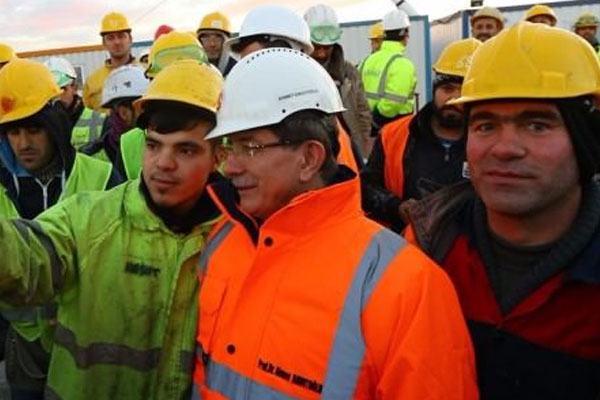 Davutoğlu'ndan işçilere ikramiye sözü