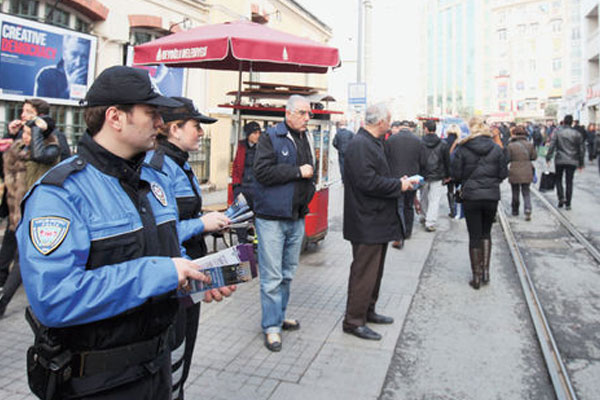 Dilenen çocuklar için ilginç kampanya