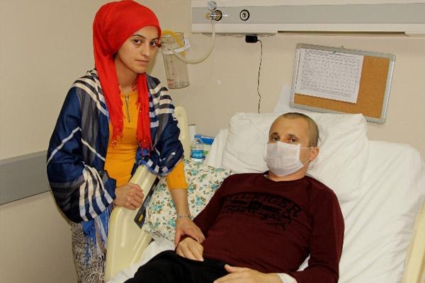 Terk ettiği eşi kanser olunca geri döndü