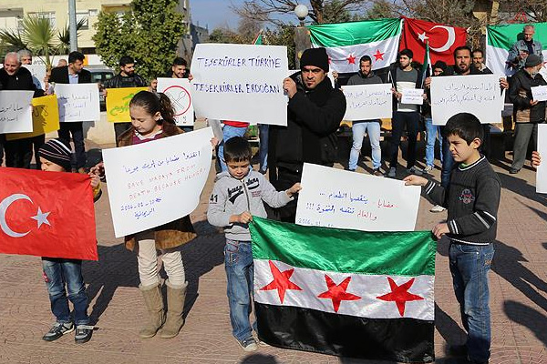 Madaya'da açlıktan ölenler için eylem