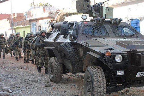 Sur'da çatışma: 2 şehit, 3 yaralı