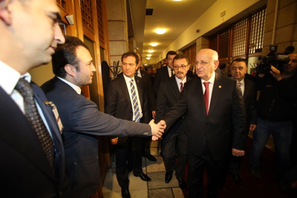 Meclis Başkanından gazetecilere ziyaret