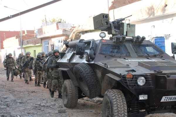 Sur'daki çatışmalarda 2 asker yaralandı