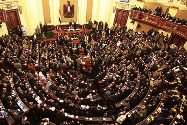 Mısır meclisinde canlı yayın yasağı