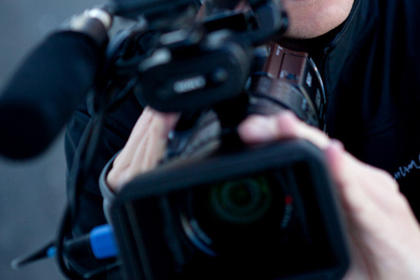 Sırbistan'da gazetecilerden protesto eylemi