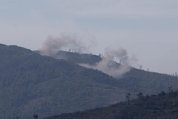 Türkmendağı'na yoğun top atışı