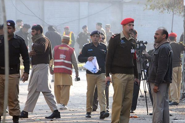 Pakistan'da patlama: 14 ölü, 10 yaralı