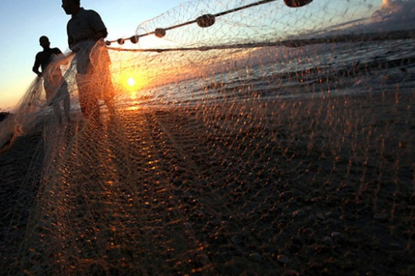 İsrail, Filistinli balıkçılara ateş açtı