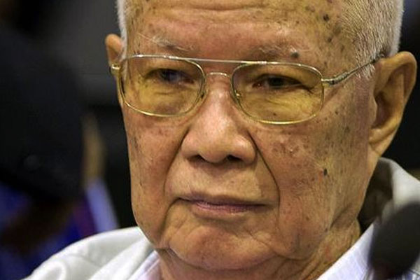 Kızıl Kmerler'in zulmü mahkemeye taşındı