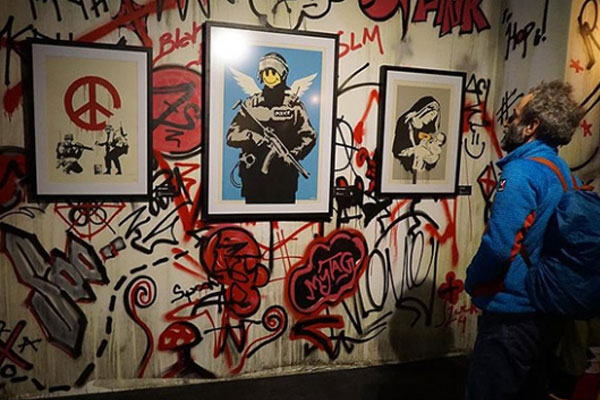 Banksy'nin eserleri İstanbul'da sergileniyor