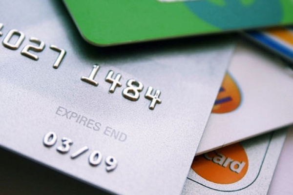 4 milyon kişi aidatsız kart kullanıyor