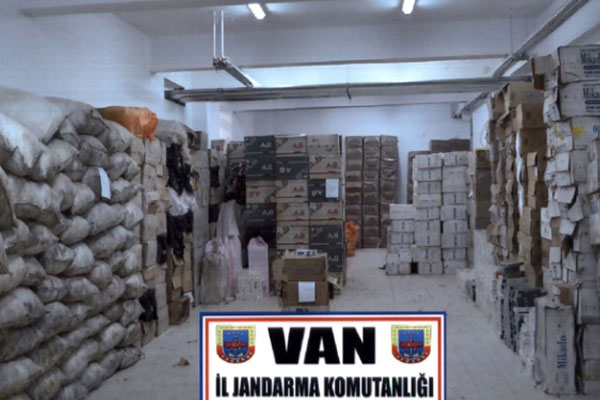 Van’da 4 milyonluk kaçak sigara operasyonu