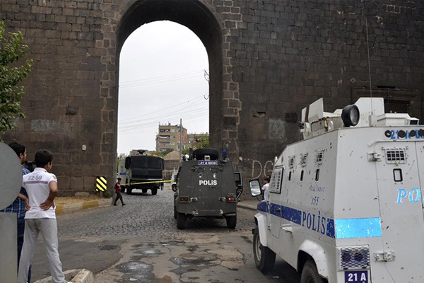 Sur'da şiddetli patlamalar