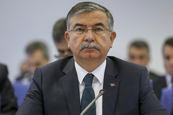 Bakan: Askerliğin üç aya indirilmesi söz konusu değil