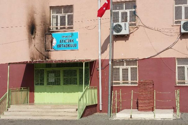 Şırnak’ta okula molotoflu saldırı