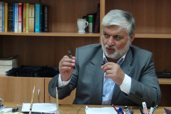 'Dünyevileşme insanları dinden koparıyor'