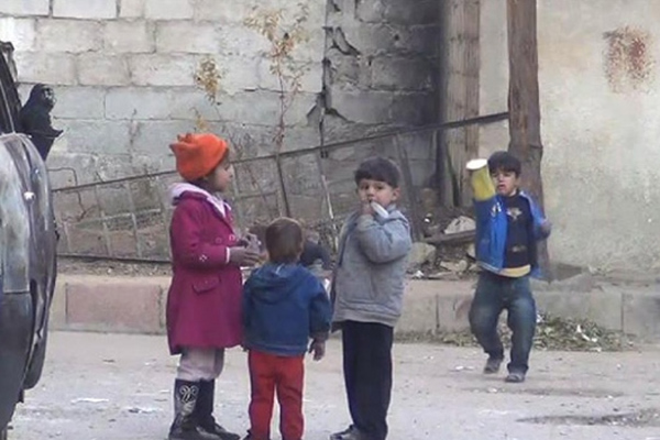 Esed ordusu Muadimiye'yi ablukaya aldı