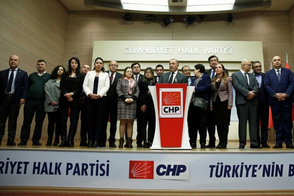 'Akademisyenlere gözaltı derhal son bulmalı'