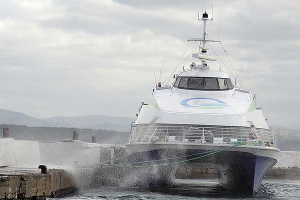 Deniz ulaşımına fırtına iptali