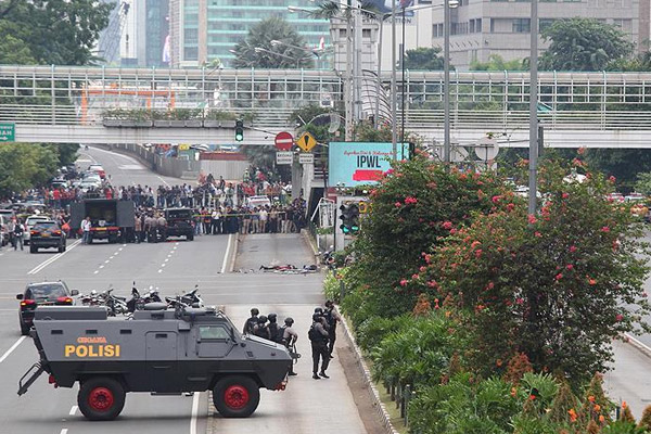 Endonezya'daki saldırıda 12 gözaltı