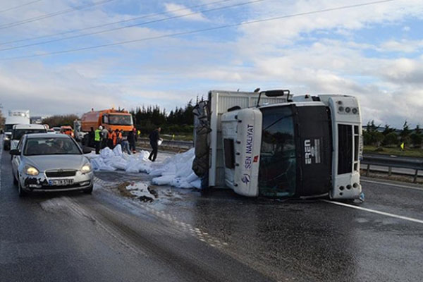 Silivri'de trafik kazası: 16 yaralı