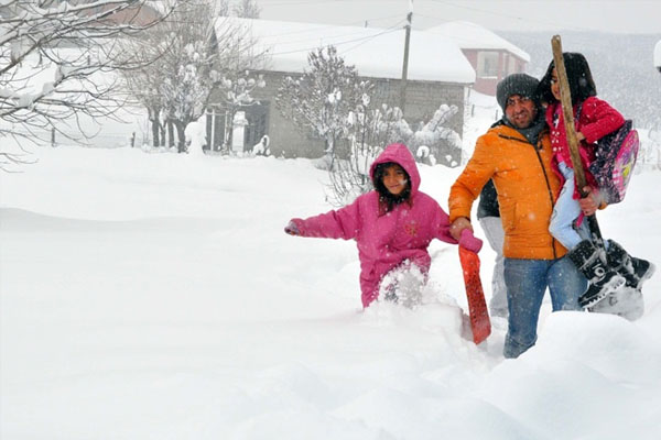 Başbakan'dan fedakar öğretmene tebrik
