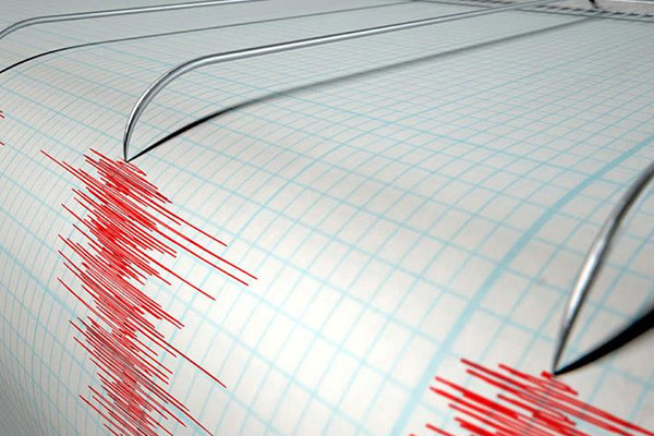 Endonezya'da 5,2 büyüklüğünde deprem