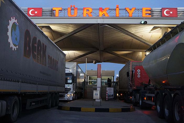 Kapıkule'de kilometrelerce tır kuyruğu