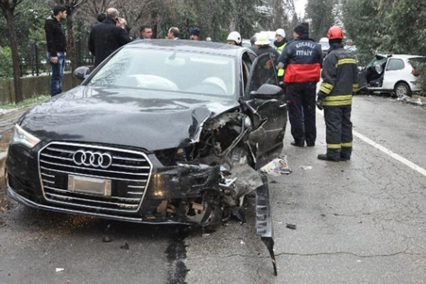 Oktay Vural’ın aracı kaza yaptı