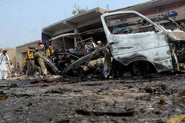 Pakistan'da patlama: 10 ölü