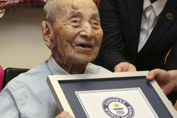 Dünyanın en yaşlı adamı öldü