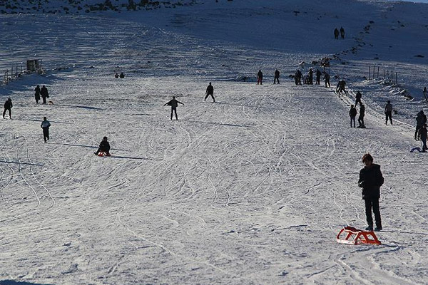 Uludağ'da kar kalınlığı 140 santimetre oldu
