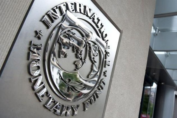 IMF, küresel büyüme tahminlerini düşürdü