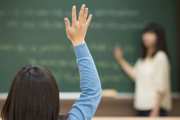 Binlerce öğretmenin diploması incelenecek