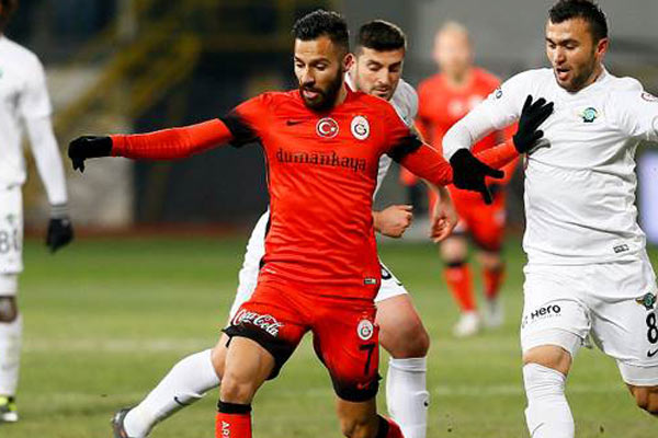 Aslan Akhisar'da takıldı