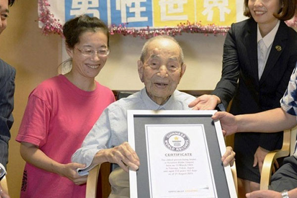 Dünyanın en yaşlı adamı hayatını kaybetti