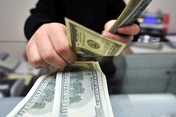 Dolar 3,04 seviyesini tekrar aştı