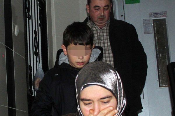 10 yaşındaki çocuğu 5 bin TL dolandırdılar