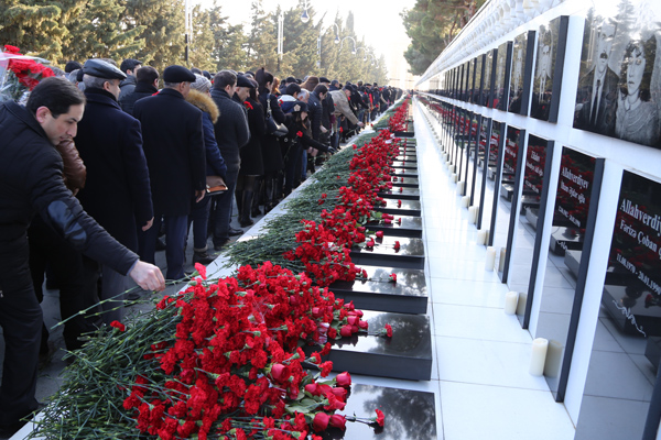 Azerbaycan'da 'Kanlı Ocak' anması