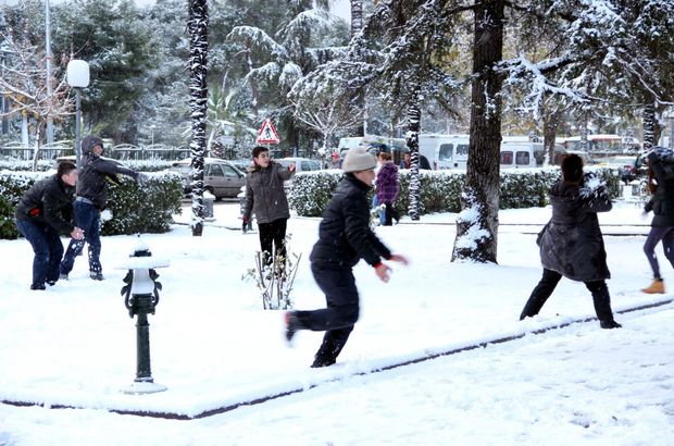İzmir'de eğitime kar engeli