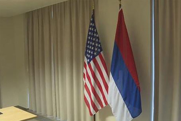 Davos'ta 'Rus bayrağı' paniği