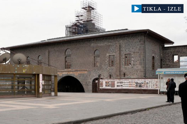 Tarihi camiden 'teslim olun' çağrısı